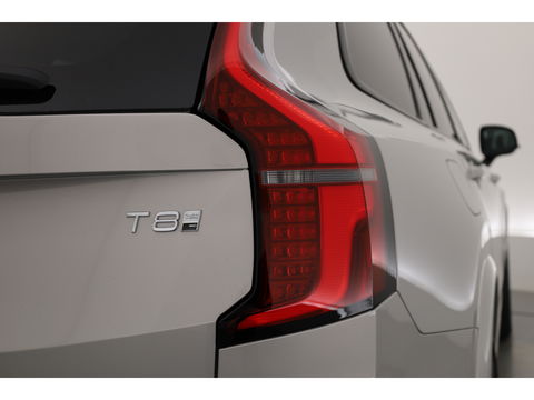 Volvo XC90 2.0 T8 Plug-in hybrid AWD Ultra Dark | Full Option | NIEUWPRIJS €111.635,- | Luchtvering | B&W |Pano | HUD | Massage | Stoelventilatie | 22'' |
