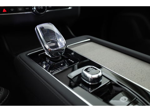 Volvo XC90 2.0 T8 Plug-in hybrid AWD Ultra Dark | Full Option | NIEUWPRIJS €111.635,- | Luchtvering | B&W |Pano | HUD | Massage | Stoelventilatie | 22'' |