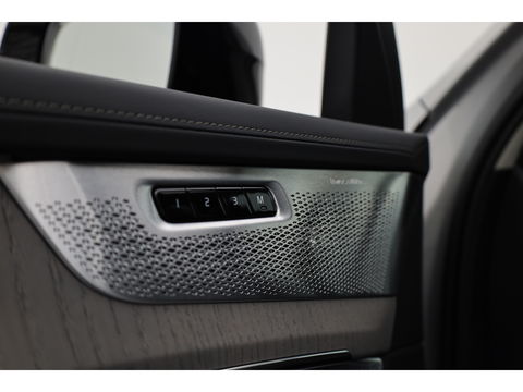 Volvo XC90 2.0 T8 Plug-in hybrid AWD Ultra Dark | Full Option | NIEUWPRIJS €111.635,- | Luchtvering | B&W |Pano | HUD | Massage | Stoelventilatie | 22'' |