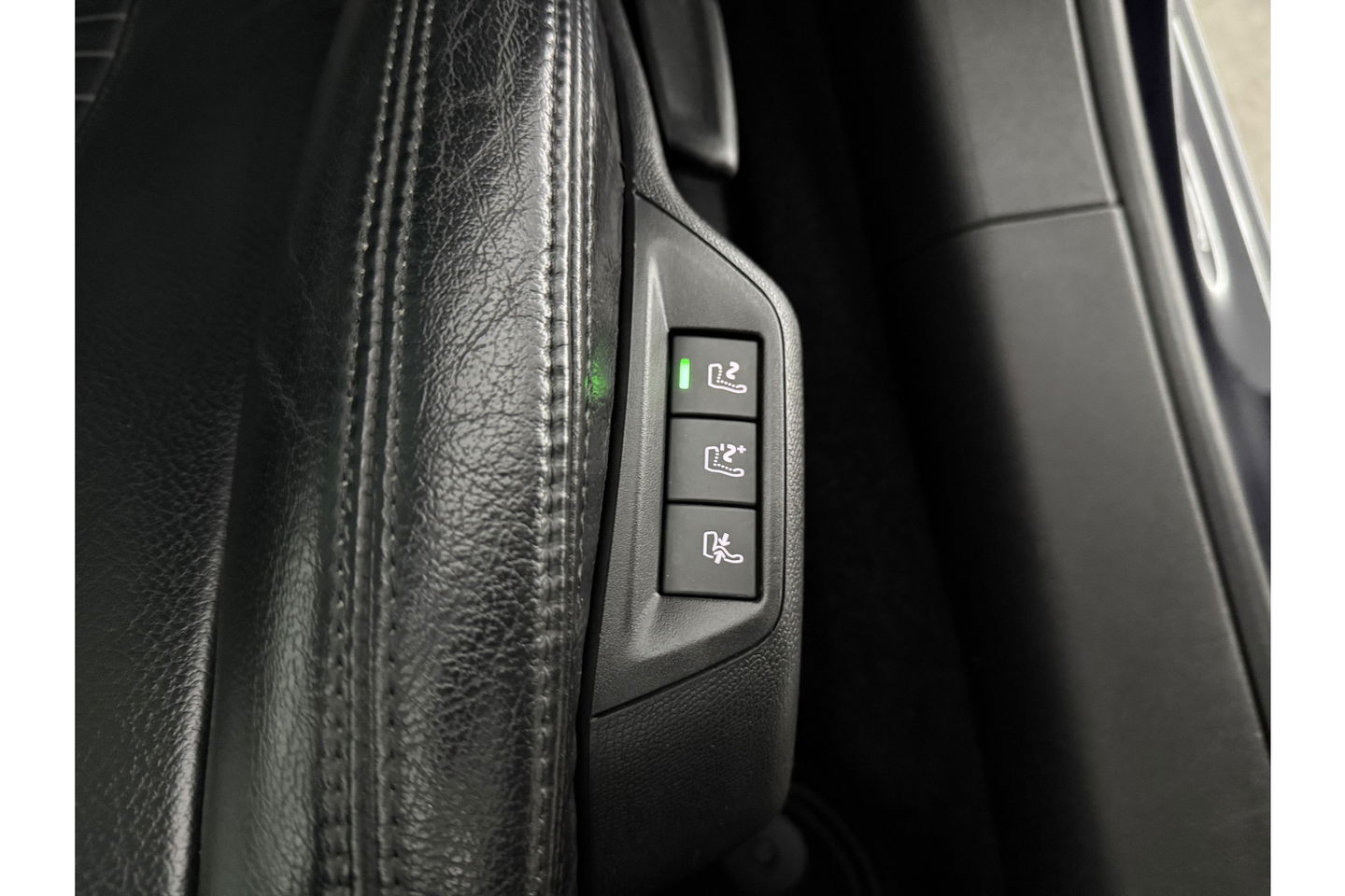 Peugeot 308 1.2 PureTech 360Camera Pano LED Massagestoel Carplay Cruise Clima Navi Leder PDC 16"LMV