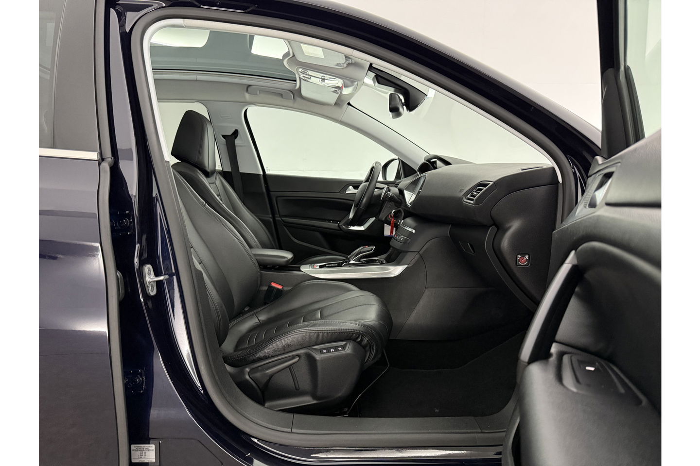 Peugeot 308 1.2 PureTech 360Camera Pano LED Massagestoel Carplay Cruise Clima Navi Leder PDC 16"LMV
