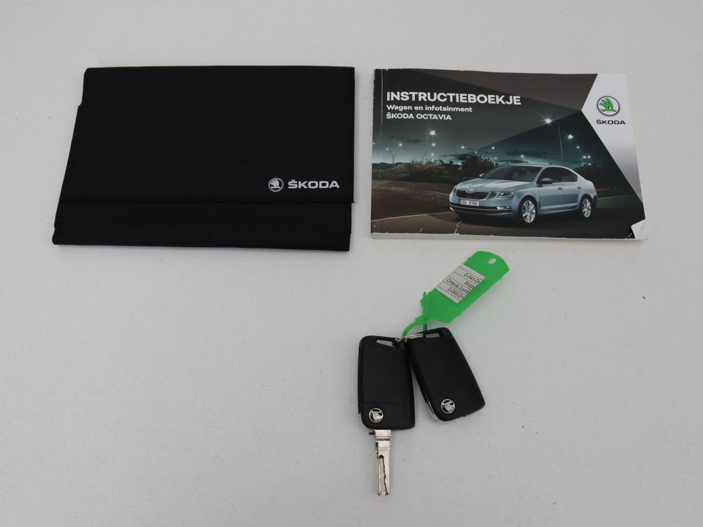 Škoda Octavia Combi 1.0 TSI Grt Amb. Bns | Adaptive cruise | DSG Automaat | Climate control | Carplay | Parkeerhulp