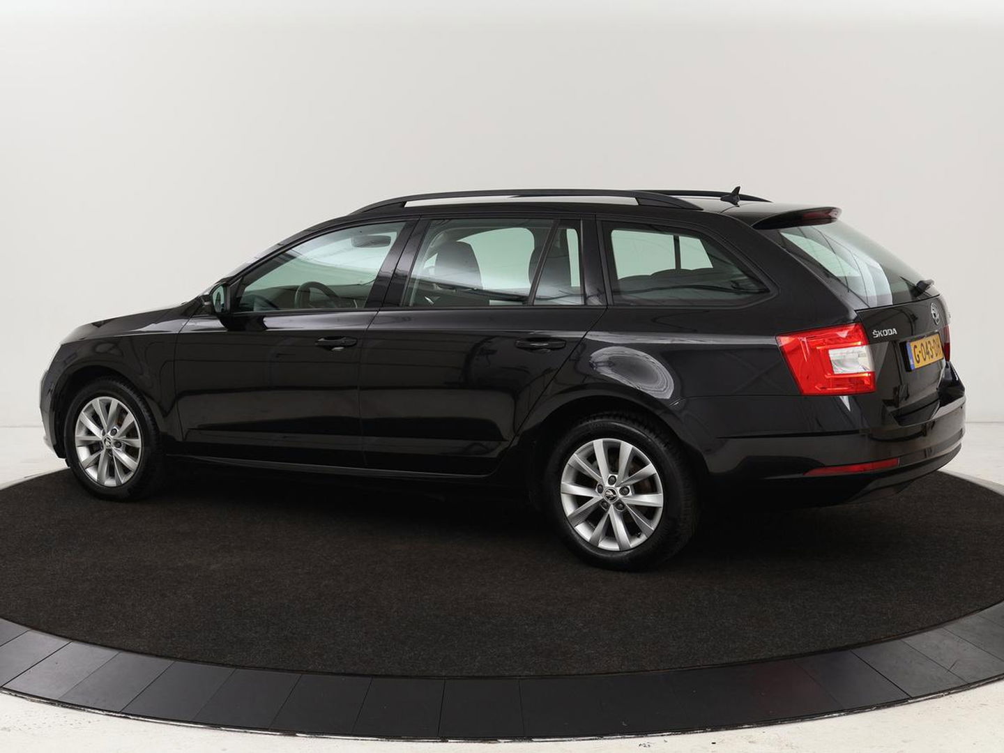 Škoda Octavia Combi 1.0 TSI Grt Amb. Bns | Adaptive cruise | DSG Automaat | Climate control | Carplay | Parkeerhulp