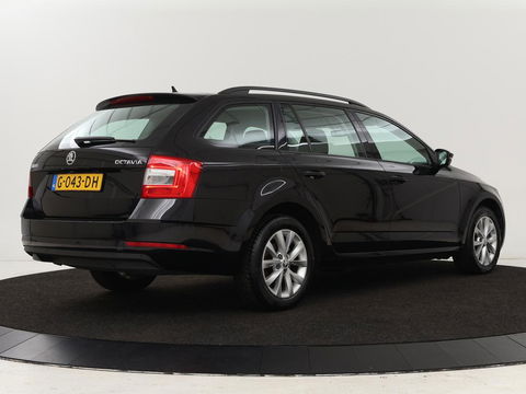 Škoda Octavia Combi 1.0 TSI Grt Amb. Bns | Adaptive cruise | DSG Automaat | Climate control | Carplay | Parkeerhulp