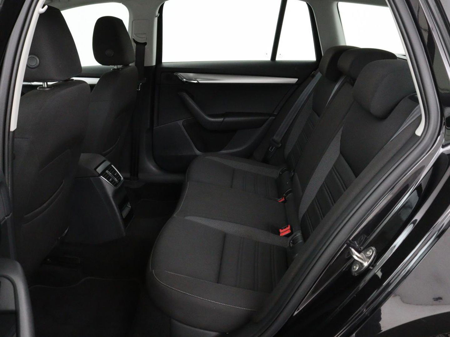 Škoda Octavia Combi 1.0 TSI Grt Amb. Bns | Adaptive cruise | DSG Automaat | Climate control | Carplay | Parkeerhulp