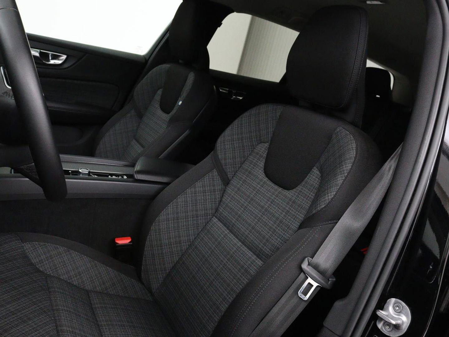 Volvo V60 2.0 B4 Core | 58.000km NAP | Stoel & Stuurverwarming | Full LED | Carplay | Camera | Elektrische achterklep | Navigatie