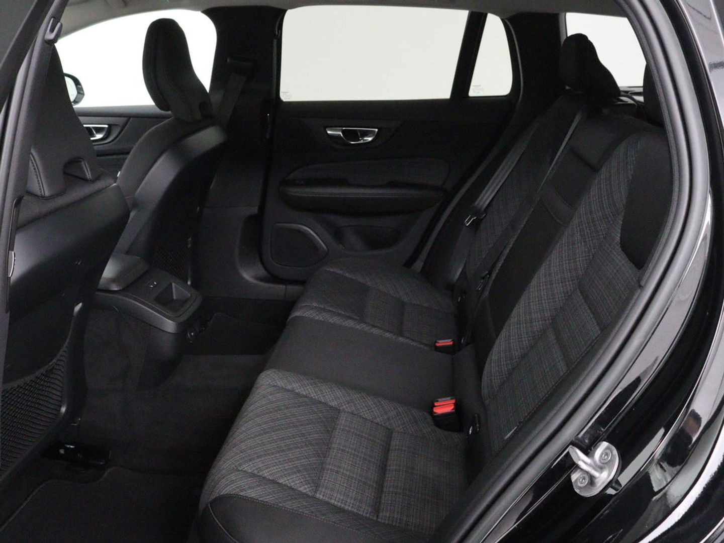 Volvo V60 2.0 B4 Core | 58.000km NAP | Stoel & Stuurverwarming | Full LED | Carplay | Camera | Elektrische achterklep | Navigatie