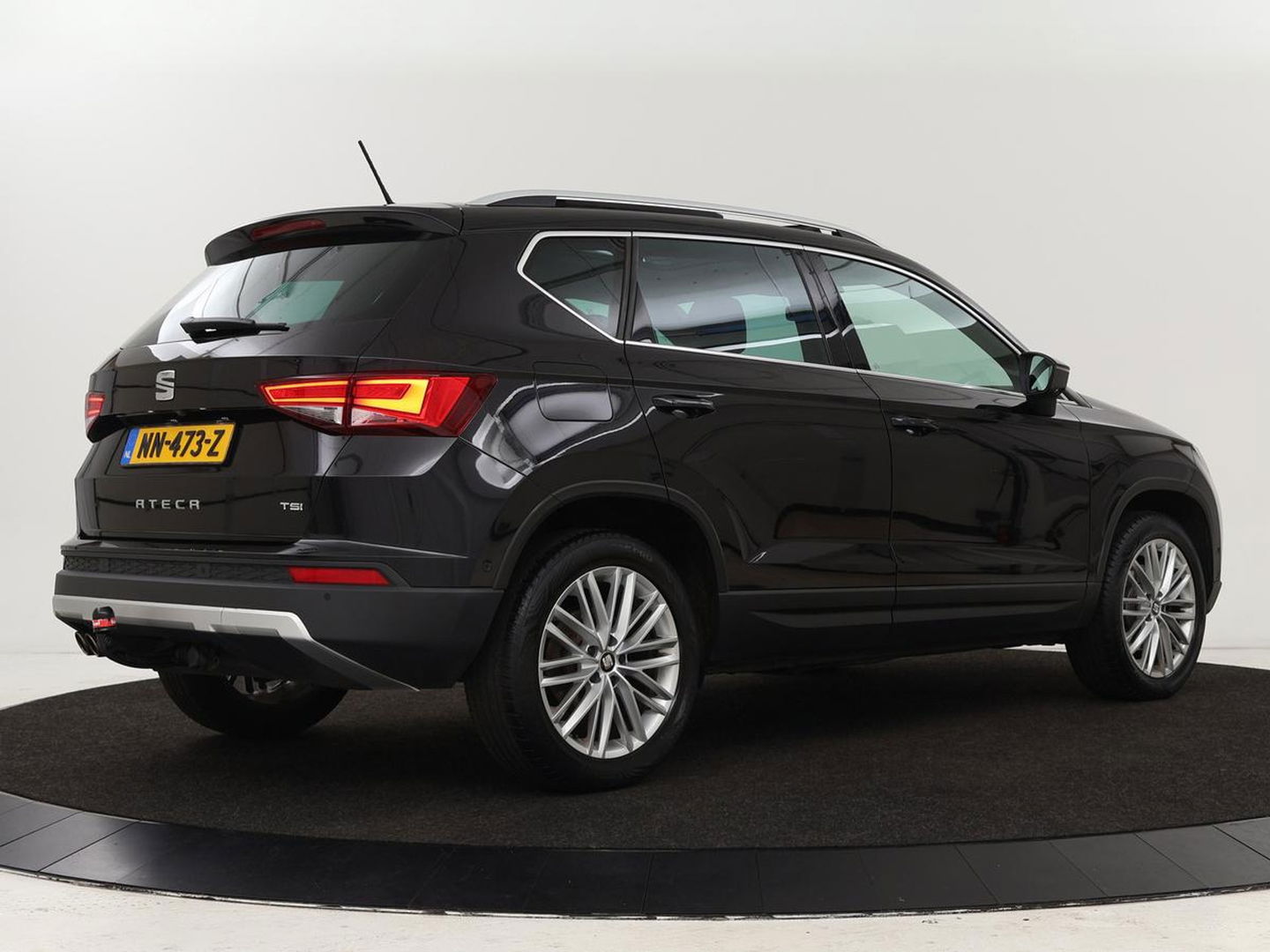 SEAT Ateca 1.4 EcoTSI Xcellence | Panoramadak | Camera | Adaptive cruise | Trekhaak | Carplay | Stoelverwarming | Sfeerverlichting