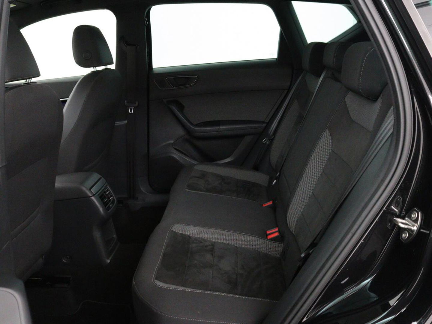 SEAT Ateca 1.4 EcoTSI Xcellence | Panoramadak | Camera | Adaptive cruise | Trekhaak | Carplay | Stoelverwarming | Sfeerverlichting