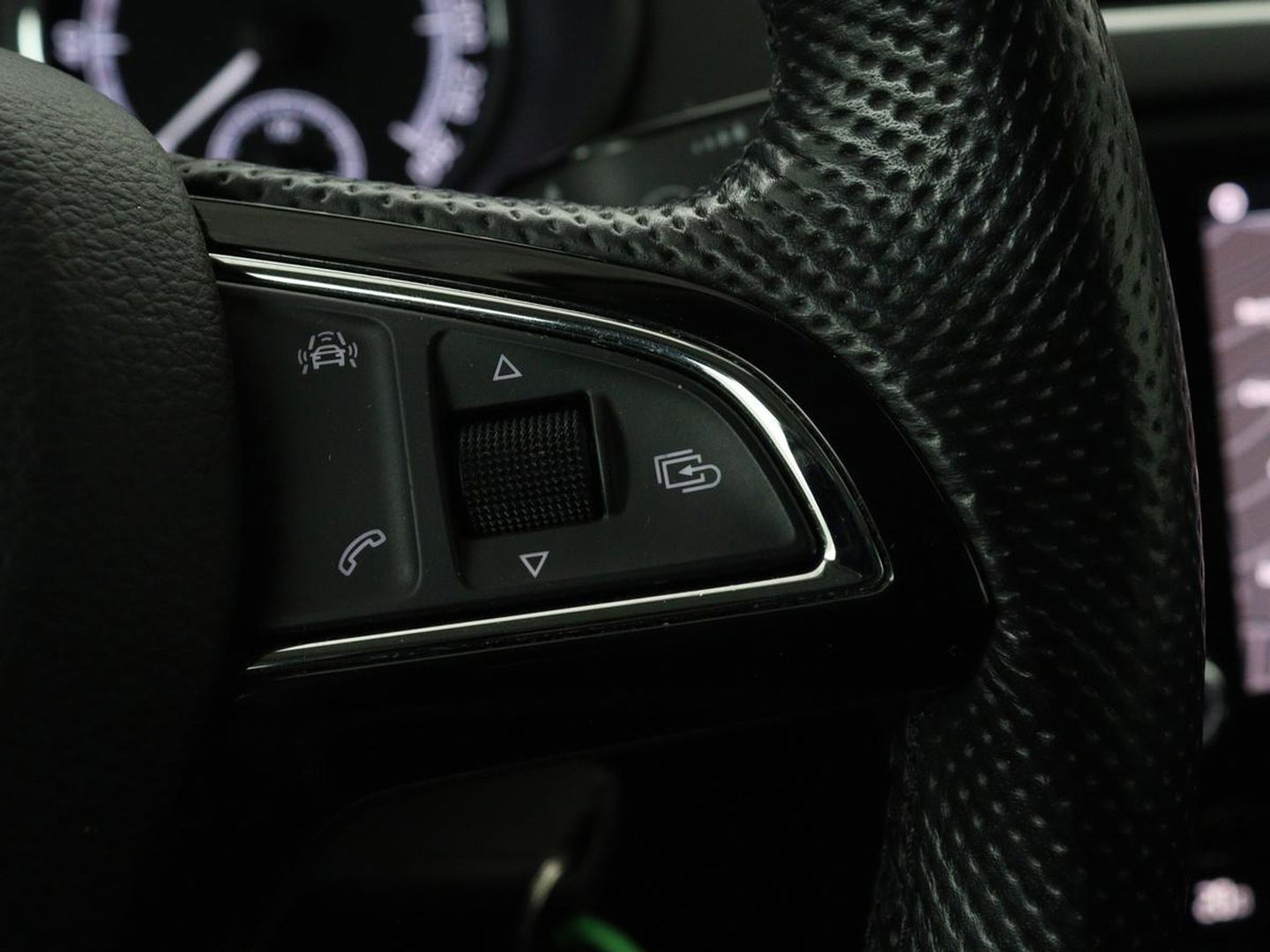 Škoda Octavia Combi 1.0 TSI Grt Amb. Bns | Camera | Trekhaak | Adaptive cruise | Carplay | Navigatie | Sportstoelen | Climate control