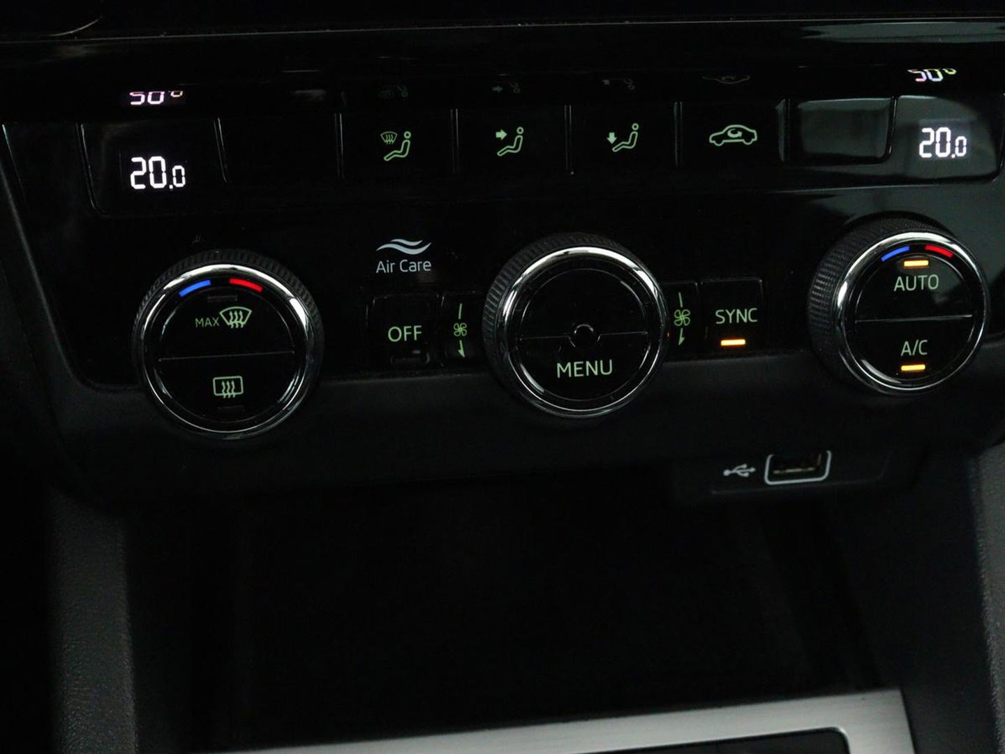 Škoda Octavia Combi 1.0 TSI Grt Amb. Bns | Camera | Trekhaak | Adaptive cruise | Carplay | Navigatie | Sportstoelen | Climate control