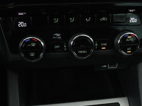 Škoda Octavia Combi 1.0 TSI Grt Amb. Bns | Camera | Trekhaak | Adaptive cruise | Carplay | Navigatie | Sportstoelen | Climate control
