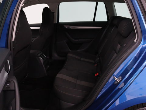 Škoda Octavia Combi 1.0 TSI Grt Amb. Bns | Camera | Trekhaak | Adaptive cruise | Carplay | Navigatie | Sportstoelen | Climate control