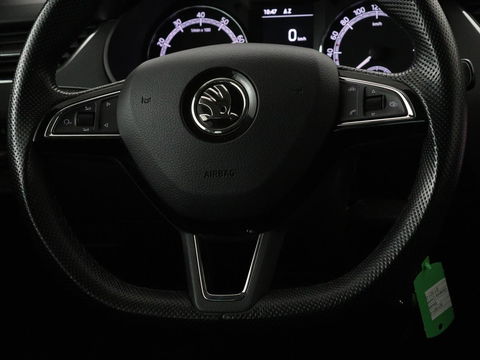 Škoda Octavia Combi 1.0 TSI Grt Amb. Bns | Camera | Trekhaak | Adaptive cruise | Carplay | Navigatie | Sportstoelen | Climate control