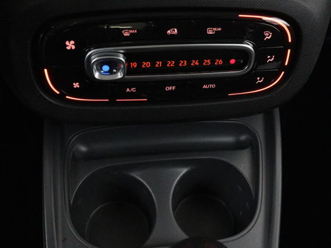 Smart Fortwo 1.0 Turbo Proxy | Elektrisch vouwdak | Camera | Bleutooth | LED | Automaat | Cruise control | Climate control