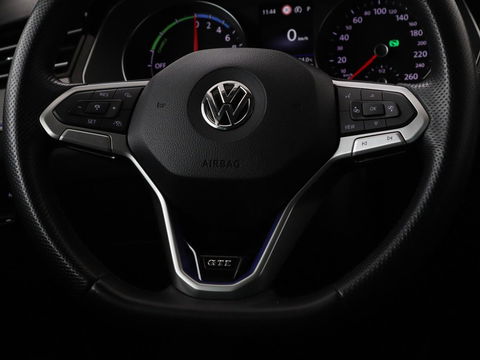 Volkswagen Passat 1.4 TSI PHEV GTE Business | Adaptive cruise | Camera | Carplay | Stoelverwarming | Massage | Navigatie | Full LED