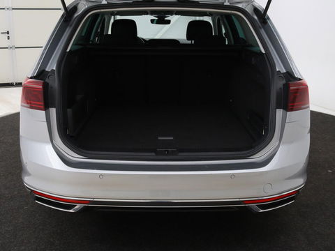 Volkswagen Passat 1.4 TSI PHEV GTE Business | Adaptive cruise | Camera | Carplay | Stoelverwarming | Massage | Navigatie | Full LED
