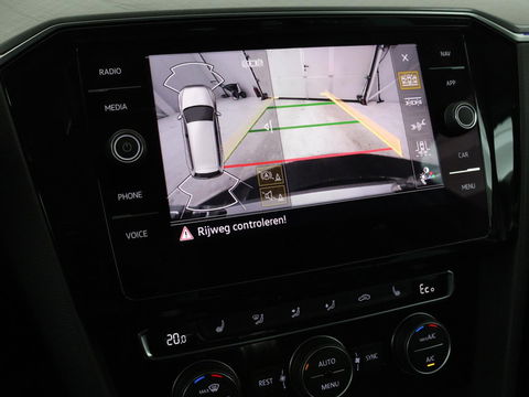 Volkswagen Passat 1.4 TSI PHEV GTE Business | Adaptive cruise | Camera | Carplay | Stoelverwarming | Massage | Navigatie | Full LED