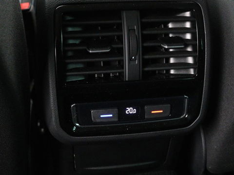 Volkswagen Passat 1.4 TSI PHEV GTE Business | Adaptive cruise | Camera | Carplay | Stoelverwarming | Massage | Navigatie | Full LED