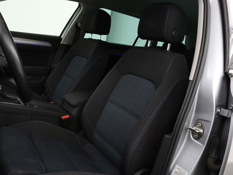 Volkswagen Passat 1.4 TSI PHEV GTE Business | Adaptive cruise | Camera | Carplay | Stoelverwarming | Massage | Navigatie | Full LED
