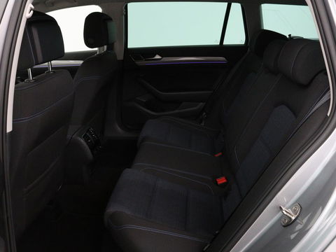 Volkswagen Passat 1.4 TSI PHEV GTE Business | Adaptive cruise | Camera | Carplay | Stoelverwarming | Massage | Navigatie | Full LED