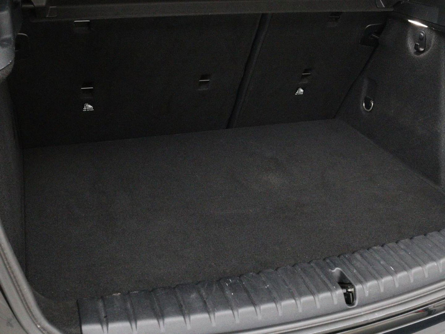BMW 1-serie 116i Business Edition | Camera | Carplay | Full LED | Live Cockpit | Navigatie | Parkeerhulp | Climate control