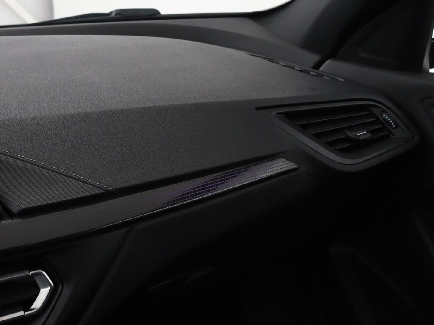 BMW 1-serie 116i Business Edition | Camera | Carplay | Full LED | Live Cockpit | Navigatie | Parkeerhulp | Climate control