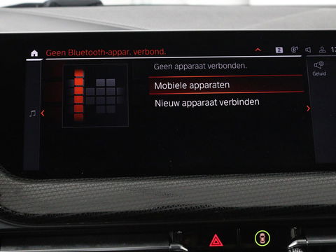 BMW 1-serie 116i Business Edition | Camera | Carplay | Full LED | Live Cockpit | Navigatie | Parkeerhulp | Climate control