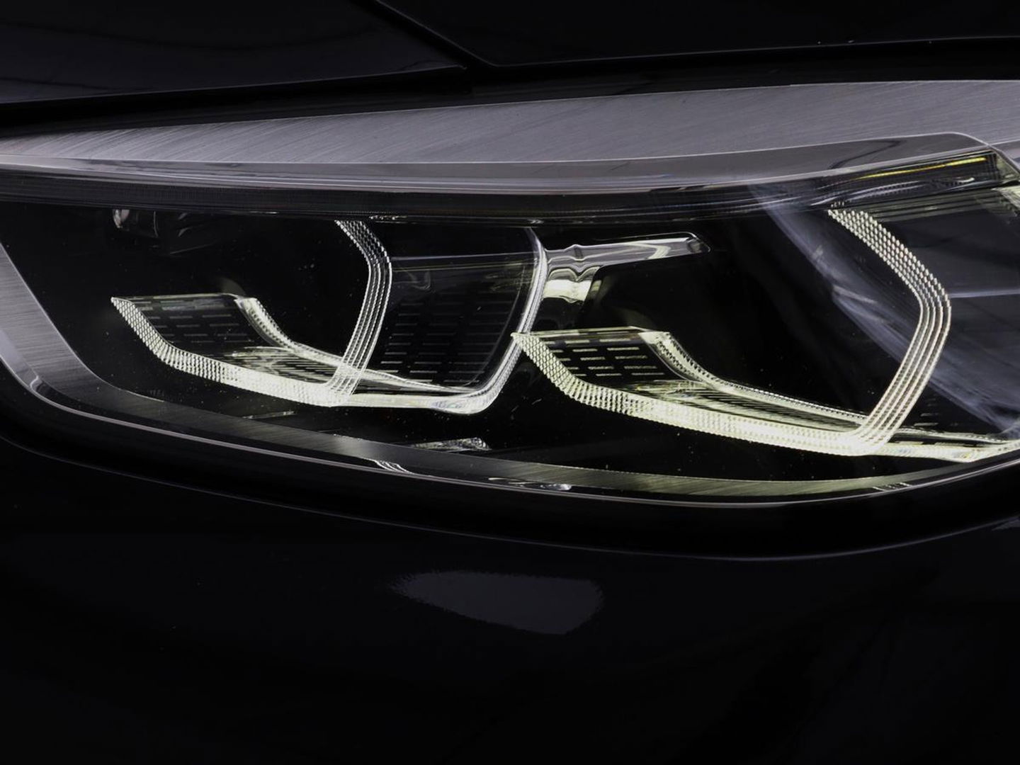 BMW 1-serie 116i Business Edition | Camera | Carplay | Full LED | Live Cockpit | Navigatie | Parkeerhulp | Climate control