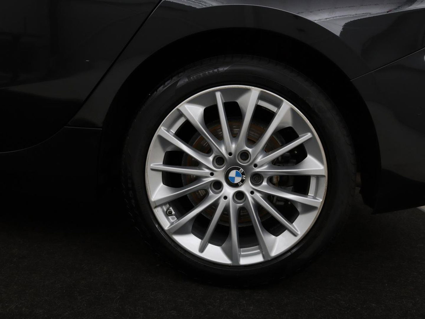 BMW 1-serie 116i Business Edition | Camera | Carplay | Full LED | Live Cockpit | Navigatie | Parkeerhulp | Climate control