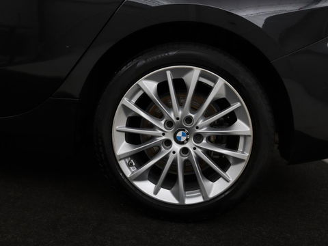 BMW 1-serie 116i Business Edition | Camera | Carplay | Full LED | Live Cockpit | Navigatie | Parkeerhulp | Climate control