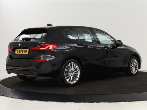 BMW 1-serie 116i Business Edition | Camera | Carplay | Full LED | Live Cockpit | Navigatie | Parkeerhulp | Climate control