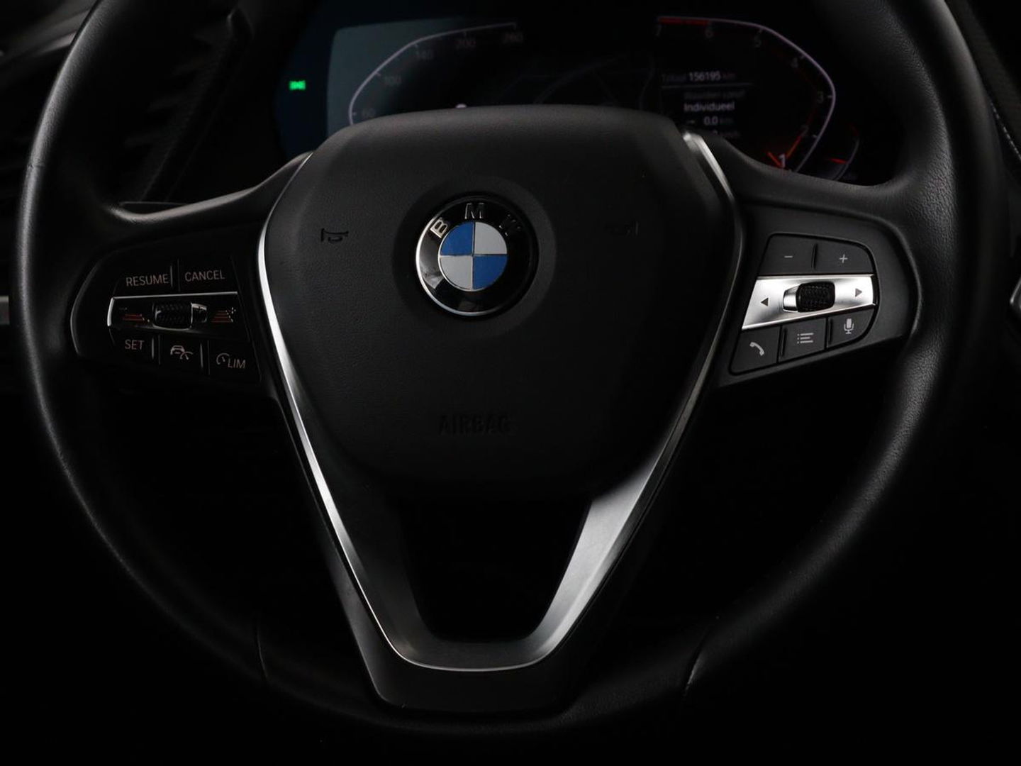 BMW 1-serie 116i Business Edition | Camera | Carplay | Full LED | Live Cockpit | Navigatie | Parkeerhulp | Climate control