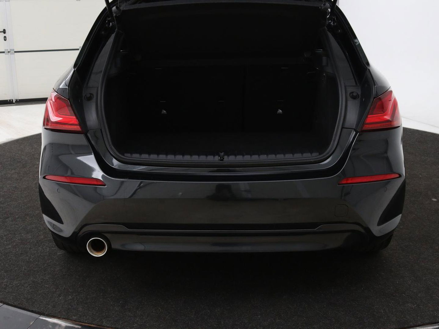 BMW 1-serie 116i Business Edition | Camera | Carplay | Full LED | Live Cockpit | Navigatie | Parkeerhulp | Climate control
