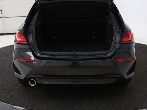 BMW 1-serie 116i Business Edition | Camera | Carplay | Full LED | Live Cockpit | Navigatie | Parkeerhulp | Climate control