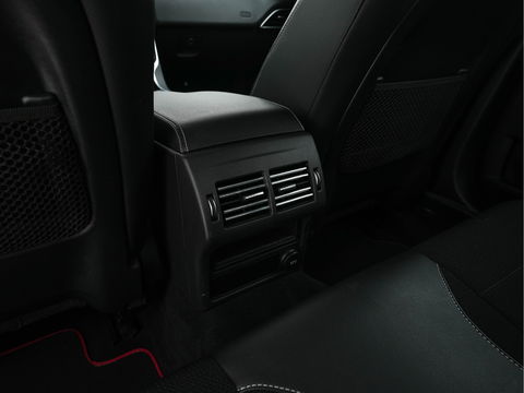 Jaguar XE 2.0 D R-Sport-Pack Aut. *LEATHER-MICROFIBRE | BI-XENON | NAVI-FULLMAP | MERIDIAN-SOUND | HEATED-SPORTSEATS | CAMERA | ECC | KEYLESS | PDC | SHIFT-PADDLES | LANE-ASSIST | CRUISE | 17''ALU*