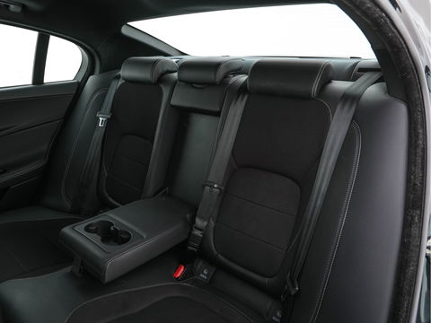 Jaguar XE 2.0 D R-Sport-Pack Aut. *LEATHER-MICROFIBRE | BI-XENON | NAVI-FULLMAP | MERIDIAN-SOUND | HEATED-SPORTSEATS | CAMERA | ECC | KEYLESS | PDC | SHIFT-PADDLES | LANE-ASSIST | CRUISE | 17''ALU*
