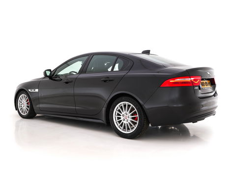 Jaguar XE 2.0 D R-Sport-Pack Aut. *LEATHER-MICROFIBRE | BI-XENON | NAVI-FULLMAP | MERIDIAN-SOUND | HEATED-SPORTSEATS | CAMERA | ECC | KEYLESS | PDC | SHIFT-PADDLES | LANE-ASSIST | CRUISE | 17''ALU*
