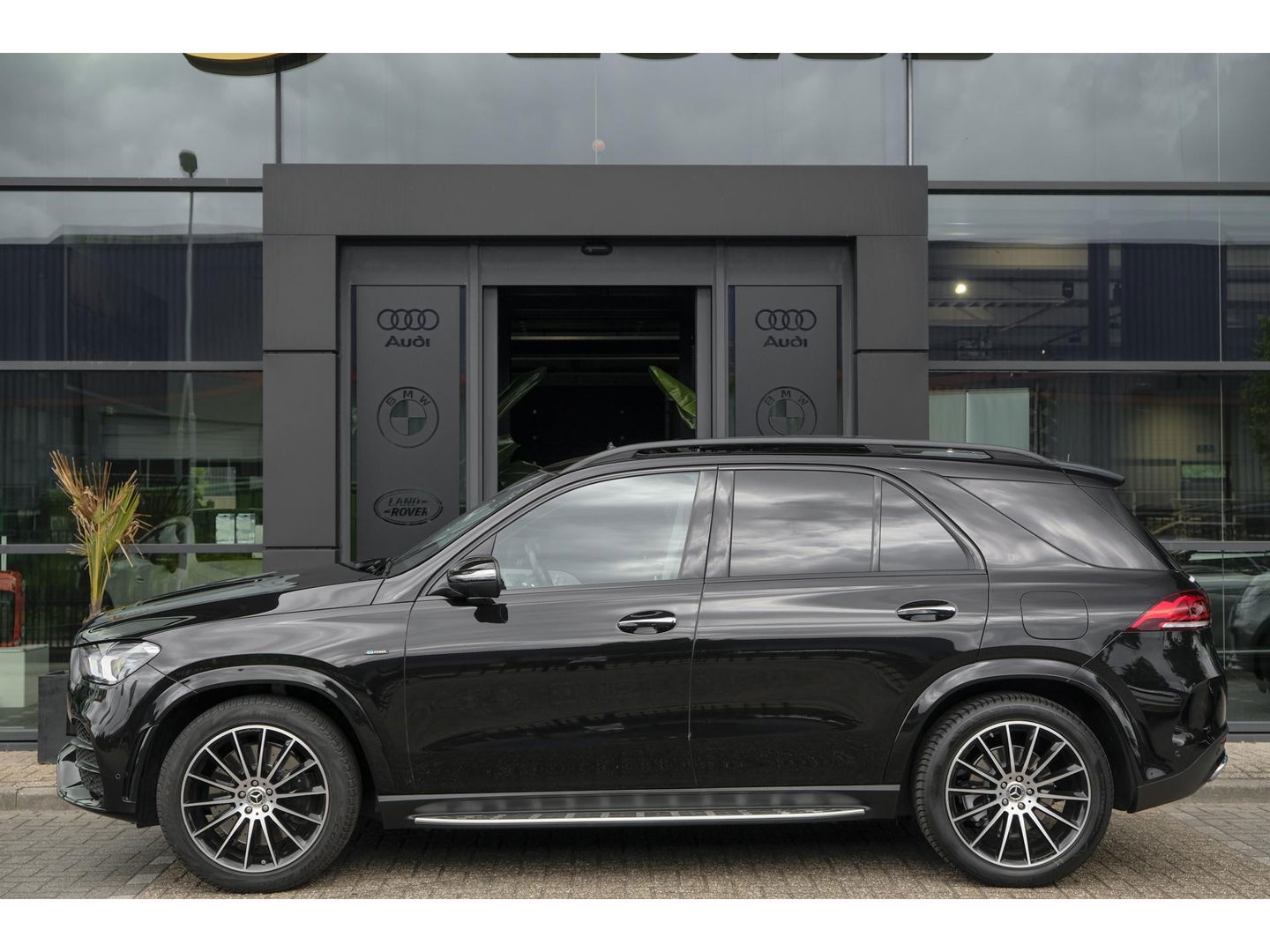 Mercedes-Benz GLE GLE350de 320pk AMG Hybrid 4MATIC Panoramadak *BTW* Night pakket Burmester Widescreen 21" LMV