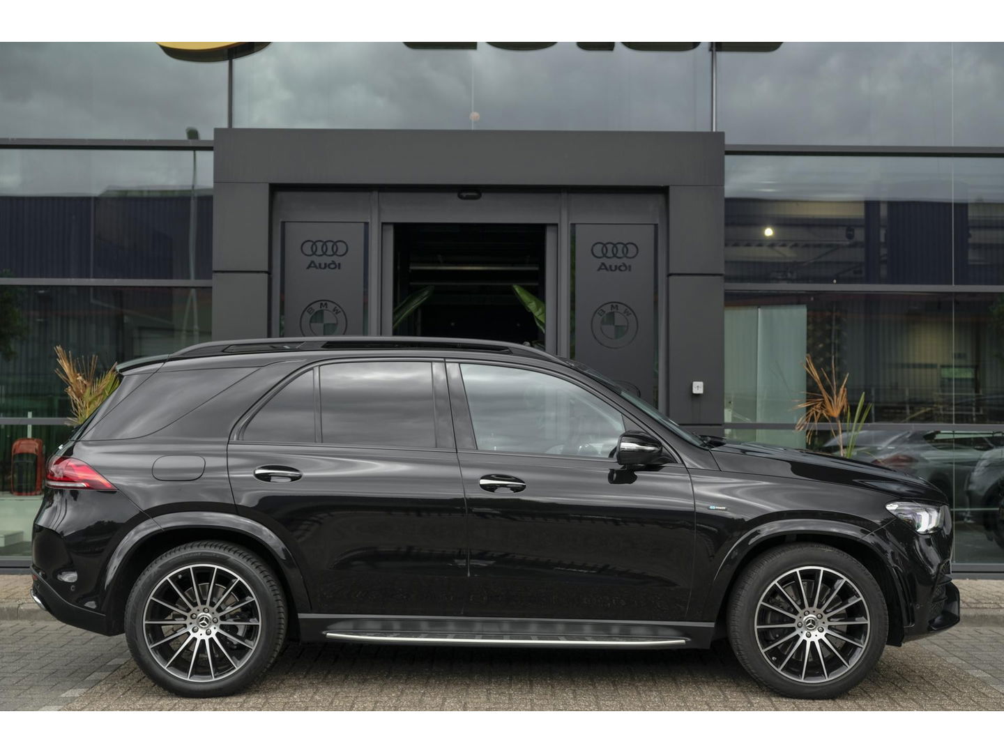 Mercedes-Benz GLE GLE350de 320pk AMG Hybrid 4MATIC Panoramadak *BTW* Night pakket Burmester Widescreen 21" LMV