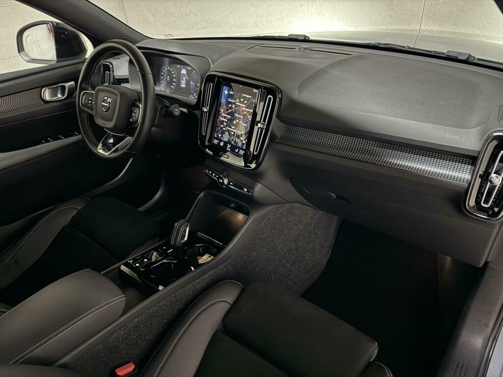 Volvo XC40 1.5 T5 Recharge R-Design Pano Cruise Camera