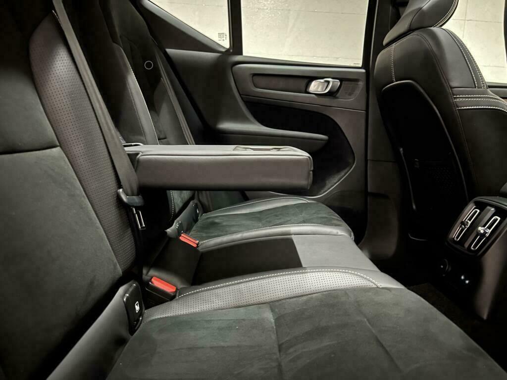 Volvo XC40 1.5 T5 Recharge R-Design Pano Cruise Camera