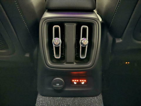 Volvo XC40 1.5 T5 Recharge R-Design Pano Cruise Camera