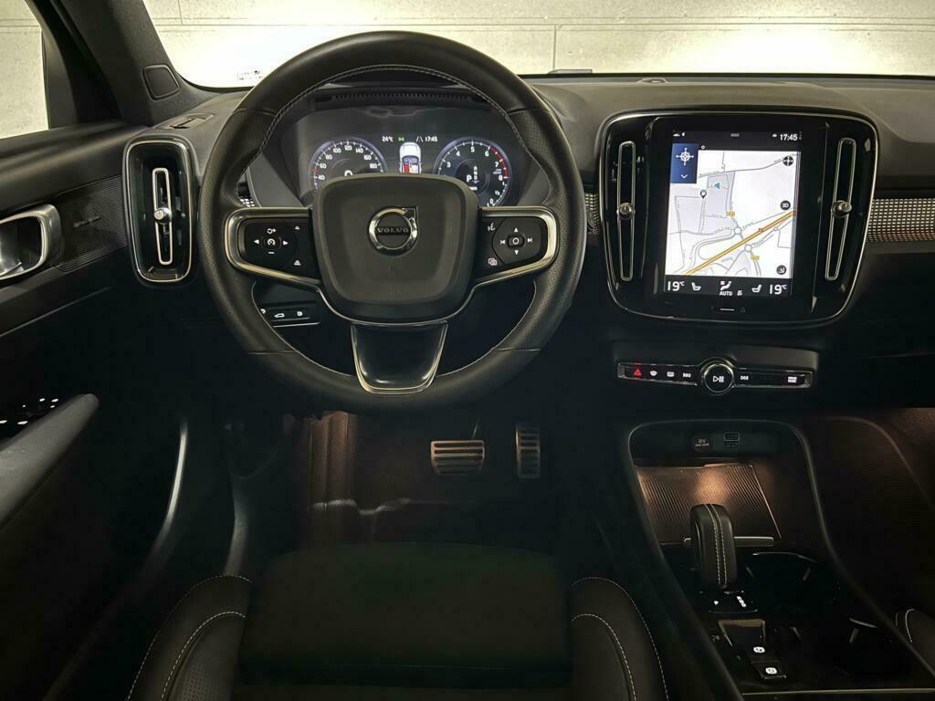 Volvo XC40 1.5 T5 Recharge R-Design Pano Cruise Camera