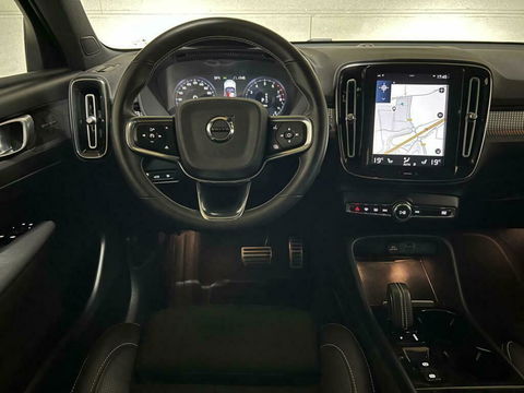 Volvo XC40 1.5 T5 Recharge R-Design Pano Cruise Camera