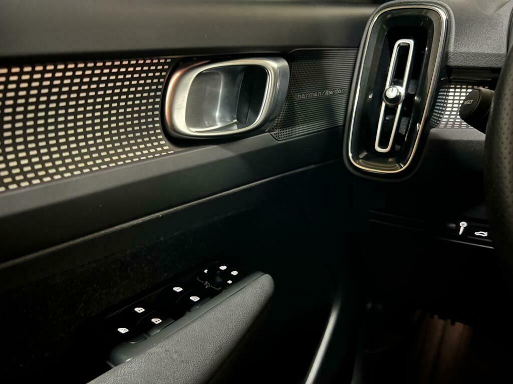 Volvo XC40 1.5 T5 Recharge R-Design Pano Cruise Camera