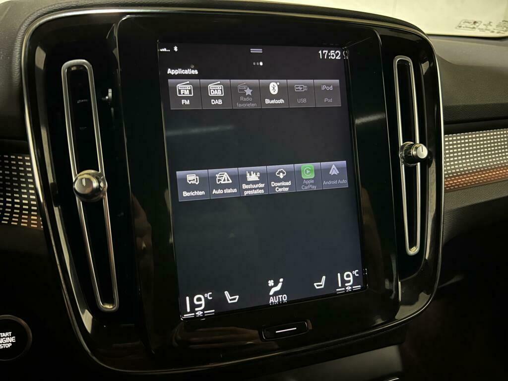 Volvo XC40 1.5 T5 Recharge R-Design Pano Cruise Camera