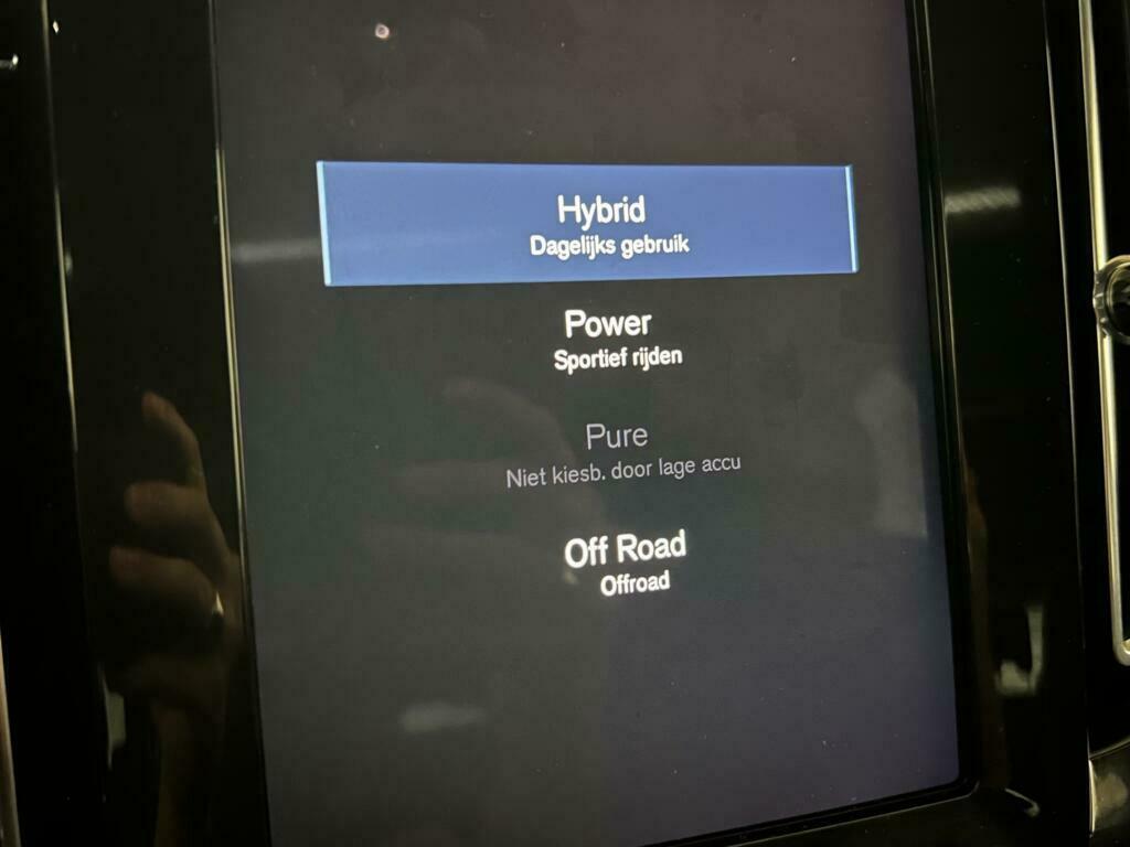 Volvo XC40 1.5 T5 Recharge R-Design Pano Cruise Camera