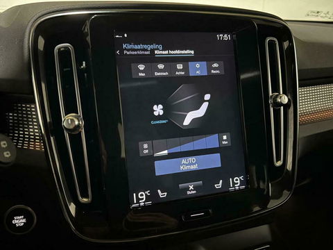 Volvo XC40 1.5 T5 Recharge R-Design Pano Cruise Camera