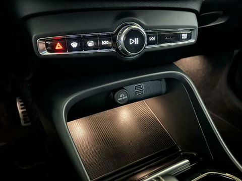 Volvo XC40 1.5 T5 Recharge R-Design Pano Cruise Camera